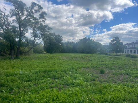 20611 N Illinois Route 21 Riverwoods IL 60015