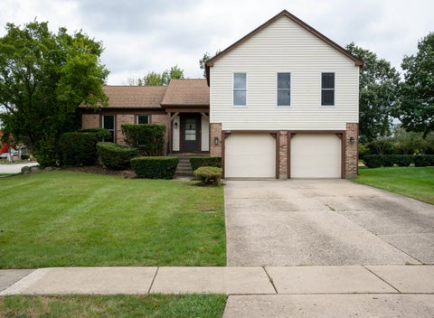 Photo of 1100 Gail Drive, Buffalo Grove, IL 60089 (MLS # 12767808)