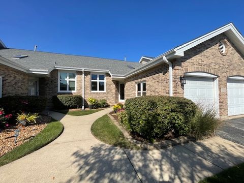 Tiny photo for 17321 Lakebrook Drive, Orland Park, IL 60467 (MLS # 12614026)