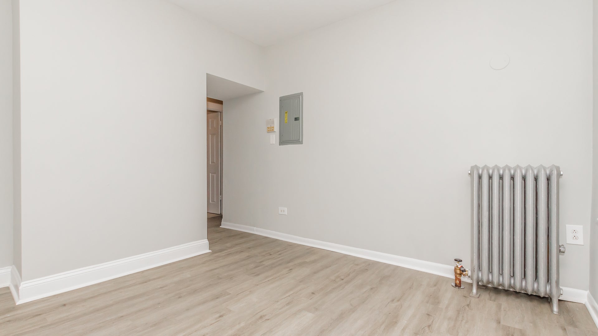 2722 W Rosemont Avenue 3