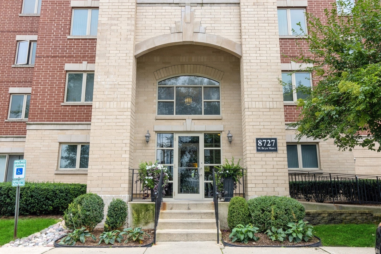 8727 W Bryn Mawr Avenue 206