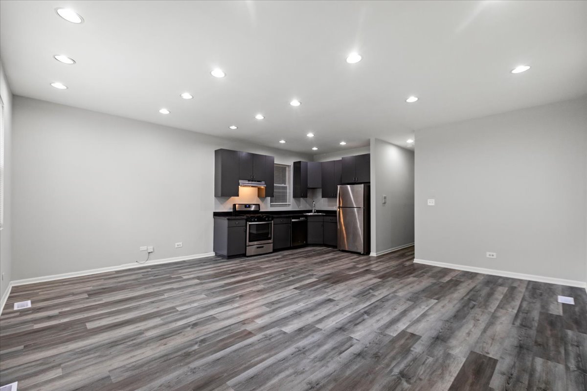 516 N May Street 1