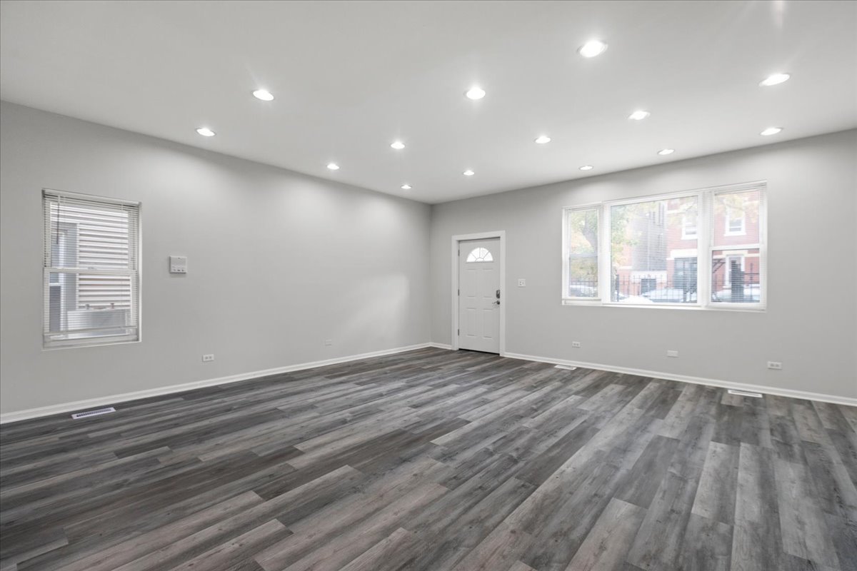 516 N May Street 1