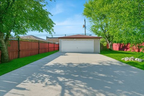 Tiny photo for 12538 S Justine Street, Calumet Park, IL 60827 (MLS # 12568749)