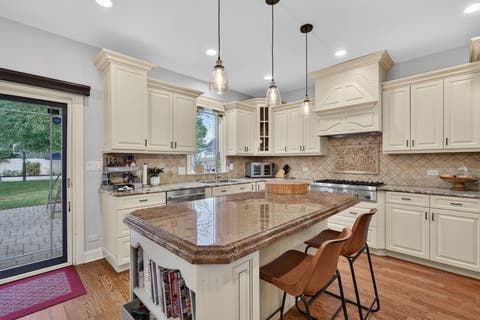 Tiny photo for 450 N Elm Avenue, Elmhurst, IL 60126 (MLS # 12723097)