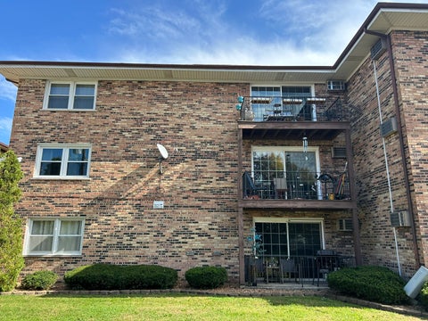 Tiny photo for 9817 Nottingham Avenue #303, Chicago Ridge, IL 60415 (MLS # 12793329)