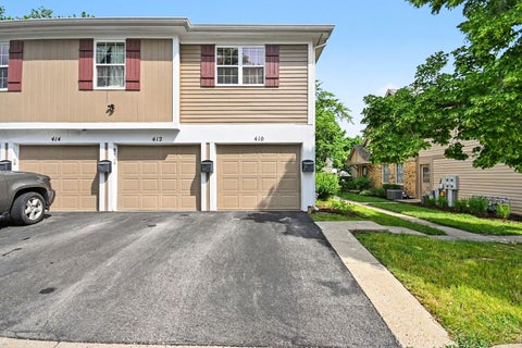 Tiny photo for 410 Ashwood Court, Vernon Hills, IL 60061 (MLS # 12681533)
