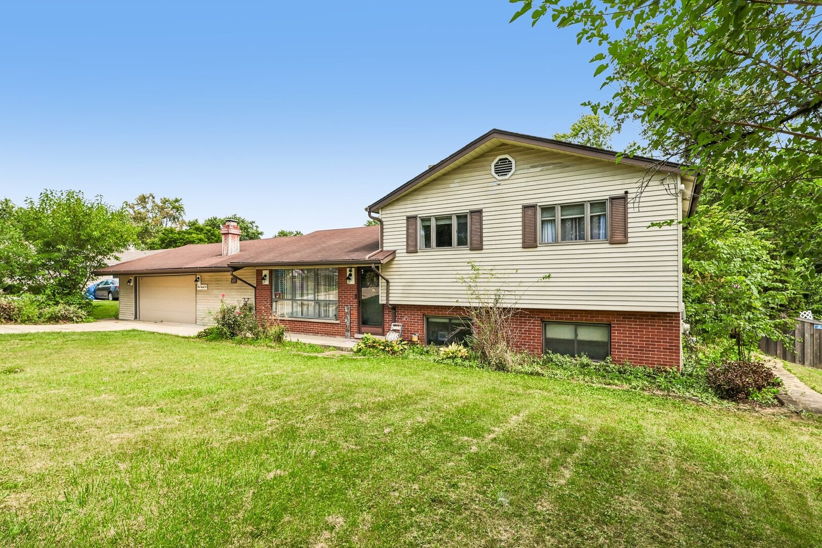 2N435 Pleasant Avenue