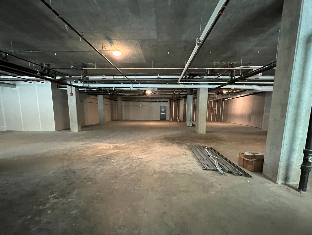 3833 N Broadway Street