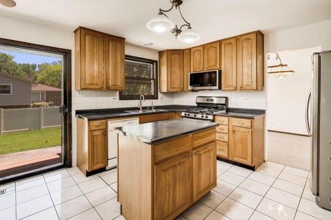 Tiny photo for 847 College Avenue, Matteson, IL 60443 (MLS # 12653459)