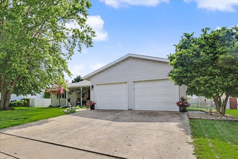 Tiny photo for 809 Cherokee Lane, Pontiac, IL 61764 (MLS # 12687742)
