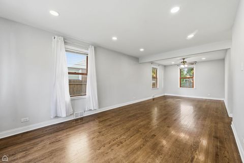 Tiny photo for 805 Norfolk Avenue, Westchester, IL 60154 (MLS # 12495983)