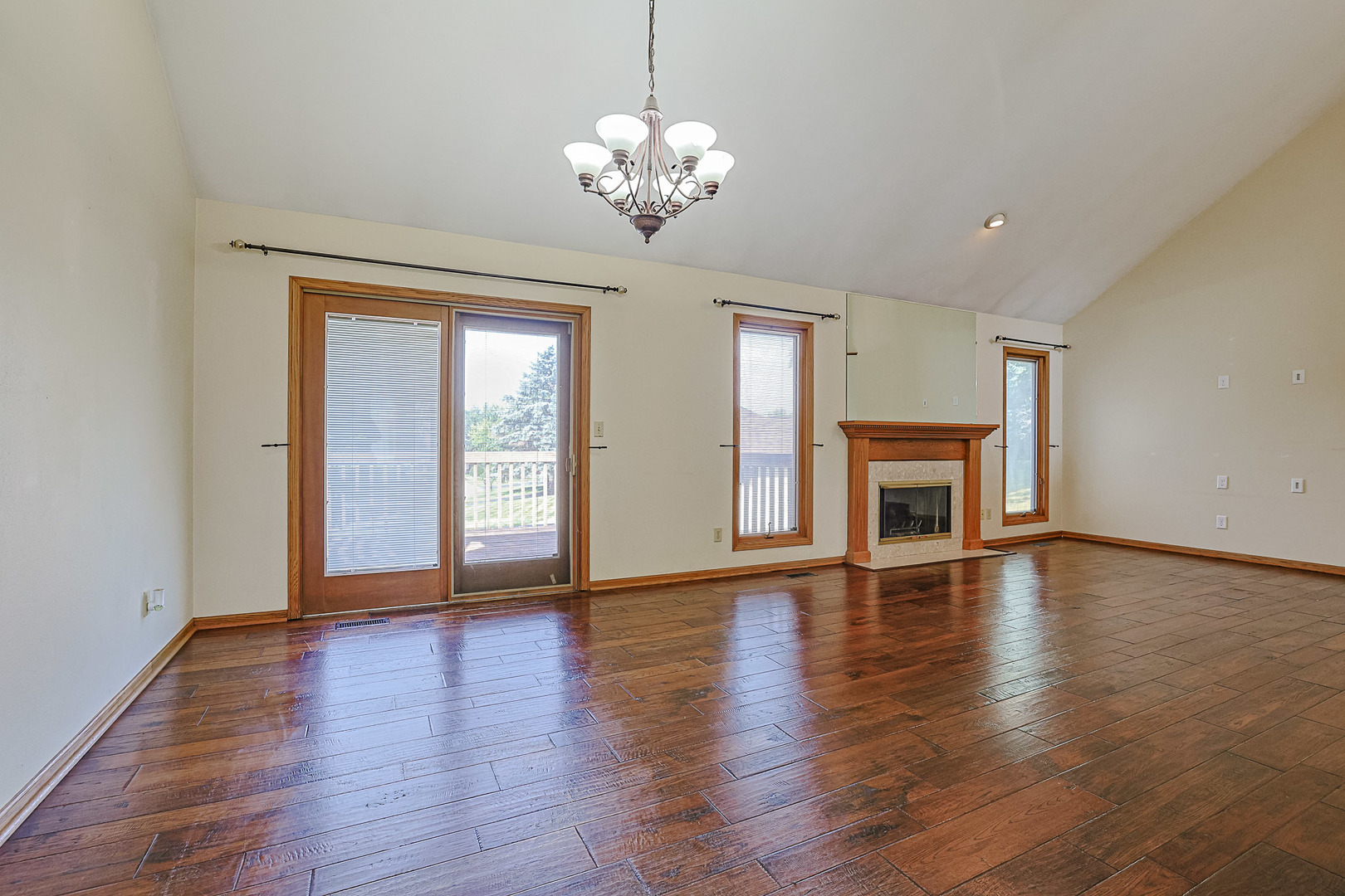 Rockford, Illinois 61109, United States, 3 Bedrooms Bedrooms, ,3 BathroomsBathrooms,Residential,Active,217040