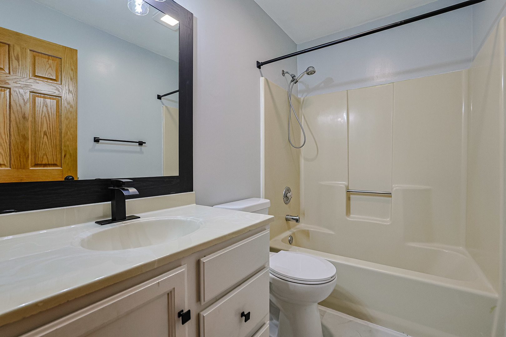 Rockford, Illinois 61109, United States, 3 Bedrooms Bedrooms, ,3 BathroomsBathrooms,Residential,Active,217040