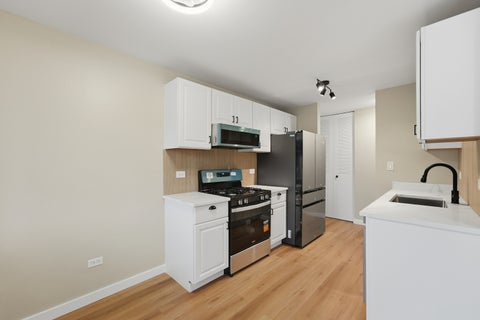 Tiny photo for 791 W KATHLEEN Drive #B, Des Plaines, IL 60016 (MLS # 12771899)