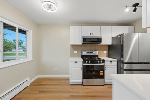 Tiny photo for 791 W KATHLEEN Drive #B, Des Plaines, IL 60016 (MLS # 12771899)