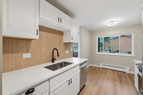 Tiny photo for 791 W KATHLEEN Drive #B, Des Plaines, IL 60016 (MLS # 12771899)