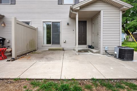 Tiny photo for 3 Ross Drive #6, Bloomington, IL 61701 (MLS # 12630976)