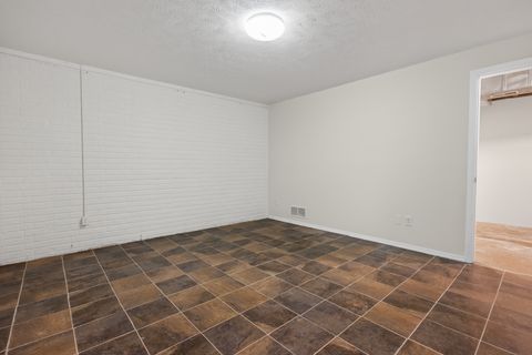 Tiny photo for 3 Ross Drive #6, Bloomington, IL 61701 (MLS # 12630976)