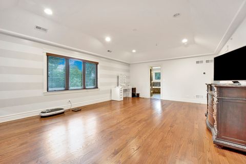 Tiny photo for 2323 Douglas Avenue, Des Plaines, IL 60018 (MLS # 12596029)