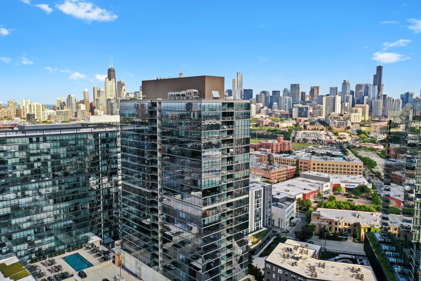 860 W Blackhawk Street 2106