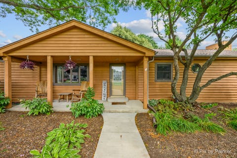 Tiny photo for 2116 N Pebble Drive, McHenry, IL 60051 (MLS # 12724955)