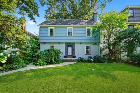 Photo of 2108 Harrison Street, Evanston, IL 60201 (MLS # 12455233)