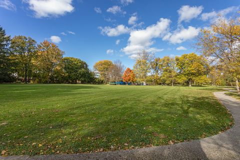 Tiny photo for 609 Carriage Hill Drive, Glenview, IL 60025 (MLS # 12606988)