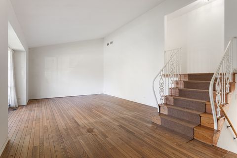 Tiny photo for 609 Carriage Hill Drive, Glenview, IL 60025 (MLS # 12606988)