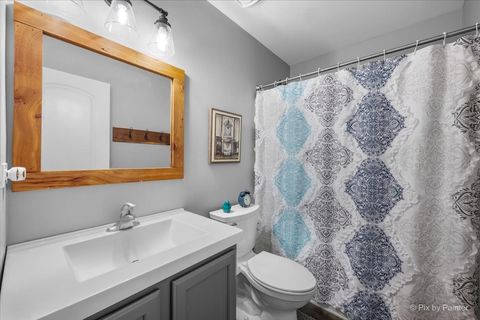 Tiny photo for 76 Johnson Court, North Aurora, IL 60542 (MLS # 12635437)