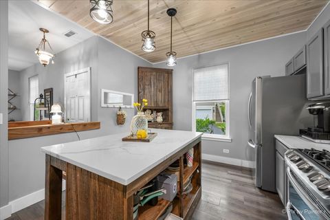 Tiny photo for 76 Johnson Court, North Aurora, IL 60542 (MLS # 12635437)