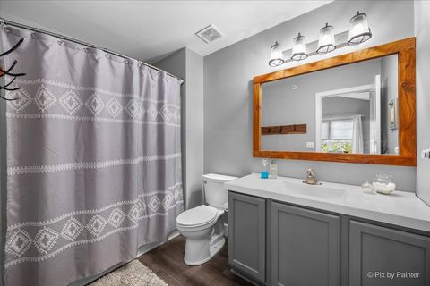 Tiny photo for 76 Johnson Court, North Aurora, IL 60542 (MLS # 12635437)