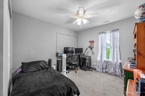 Tiny photo for 76 Johnson Court, North Aurora, IL 60542 (MLS # 12635437)
