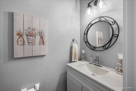 Tiny photo for 76 Johnson Court, North Aurora, IL 60542 (MLS # 12635437)
