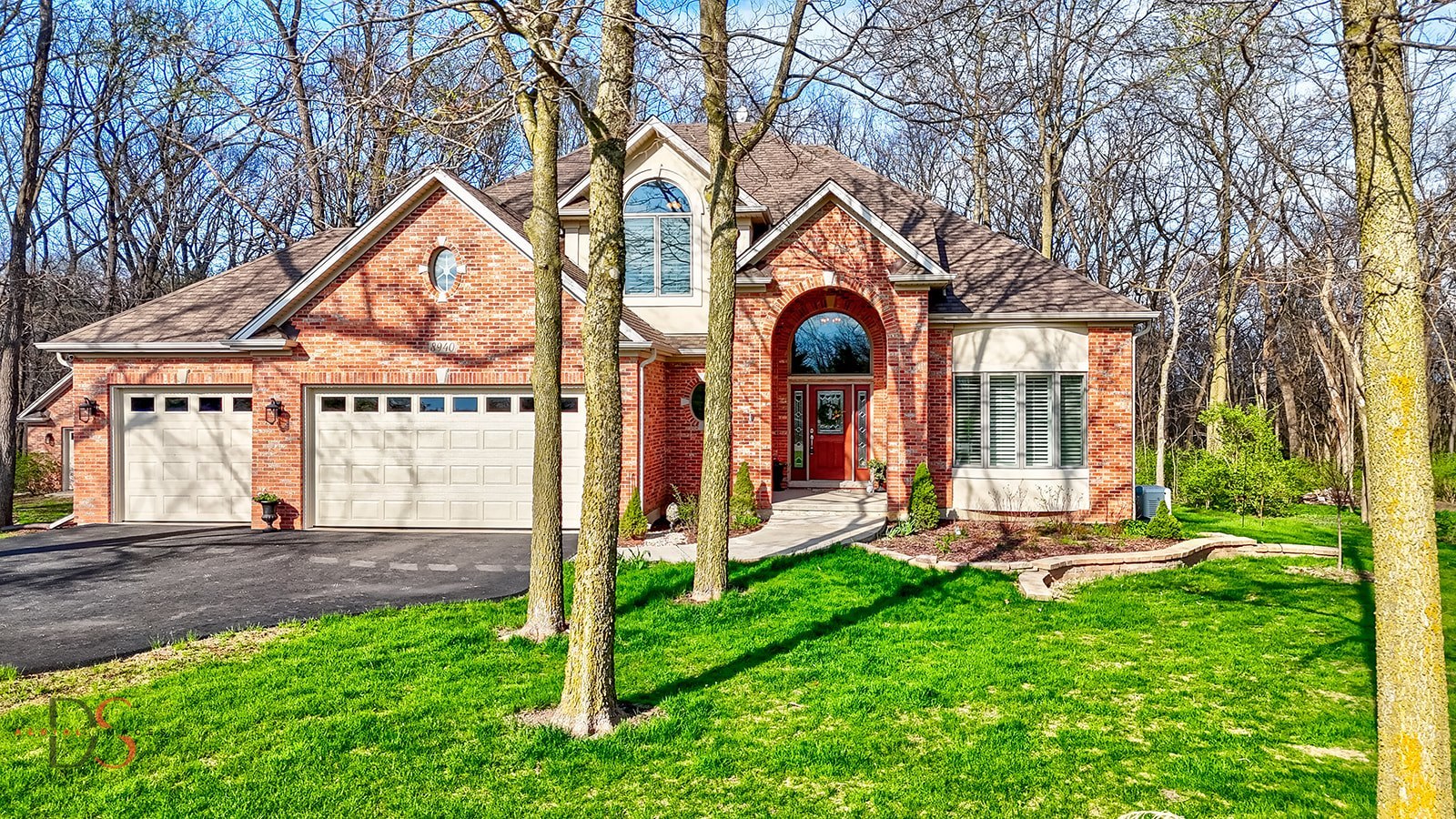 8940 N Stonewall Drive