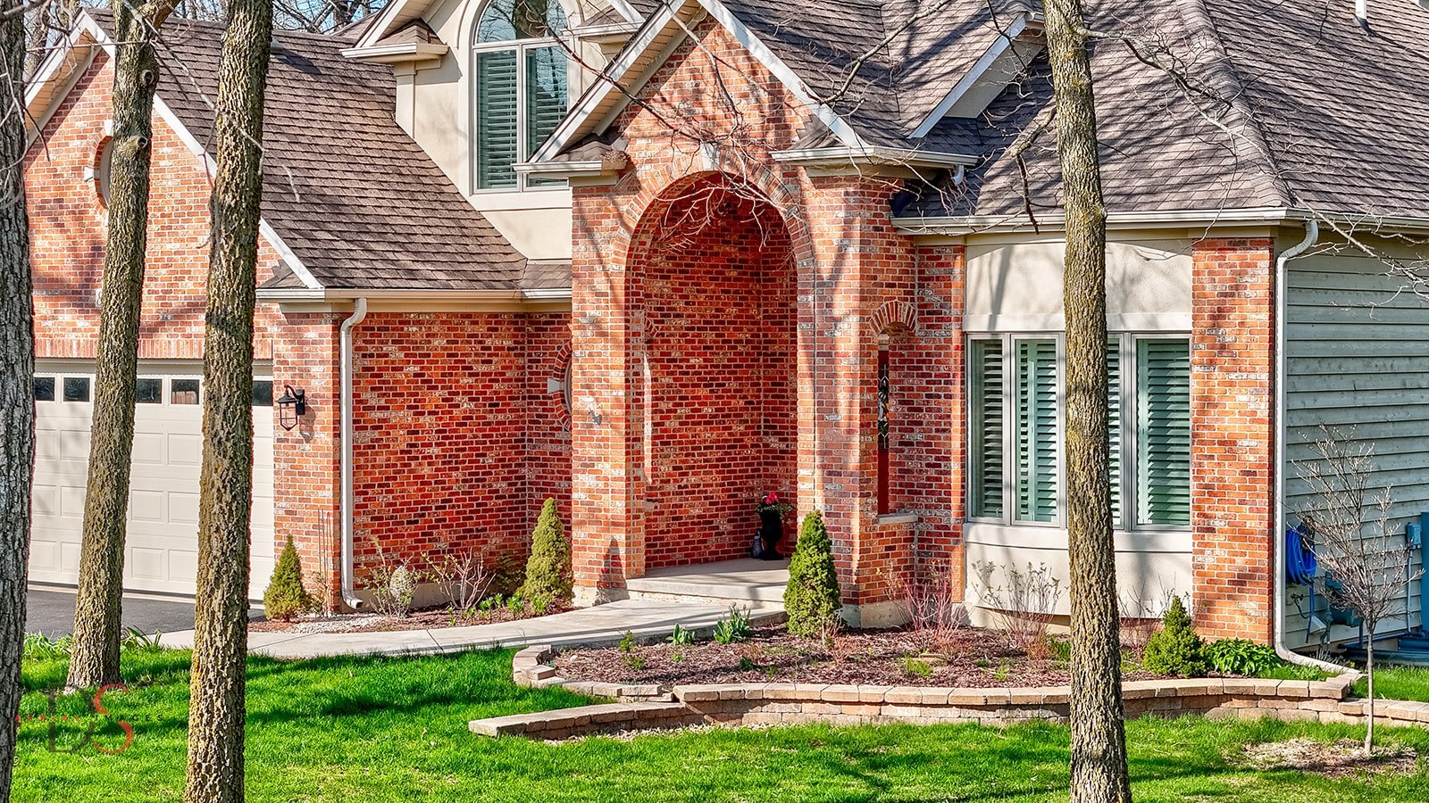 8940 N Stonewall Drive