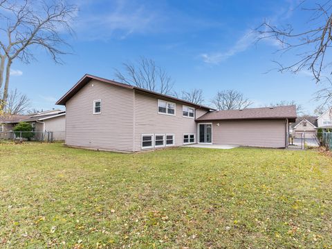 Tiny photo for 322 Rockhurst Road, Bolingbrook, IL 60440 (MLS # 12531164)