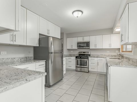 Tiny photo for 322 Rockhurst Road, Bolingbrook, IL 60440 (MLS # 12531164)