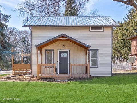 Photo of 3S582 Tinker Avenue, Warrenville, IL 60555 (MLS # 12574055)