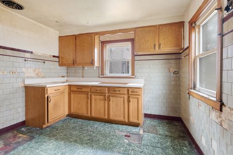 Tiny photo for 6604 S Rockwell Street, Chicago, IL 60629 (MLS # 12522486)