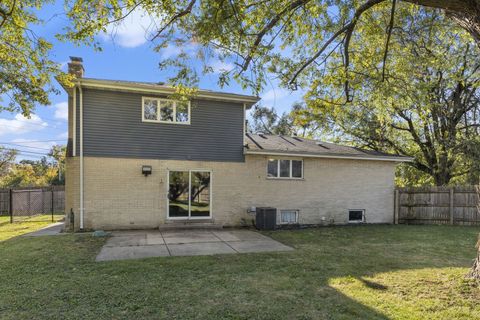 A home in Oak Forest