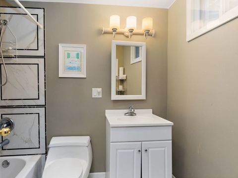 Tiny photo for 987 Golf Course Road #4, Crystal Lake, IL 60014 (MLS # 12629988)