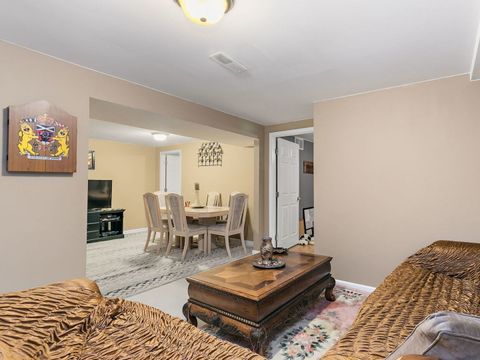 Tiny photo for 987 Golf Course Road #4, Crystal Lake, IL 60014 (MLS # 12629988)
