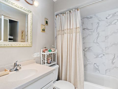 Tiny photo for 987 Golf Course Road #4, Crystal Lake, IL 60014 (MLS # 12629988)