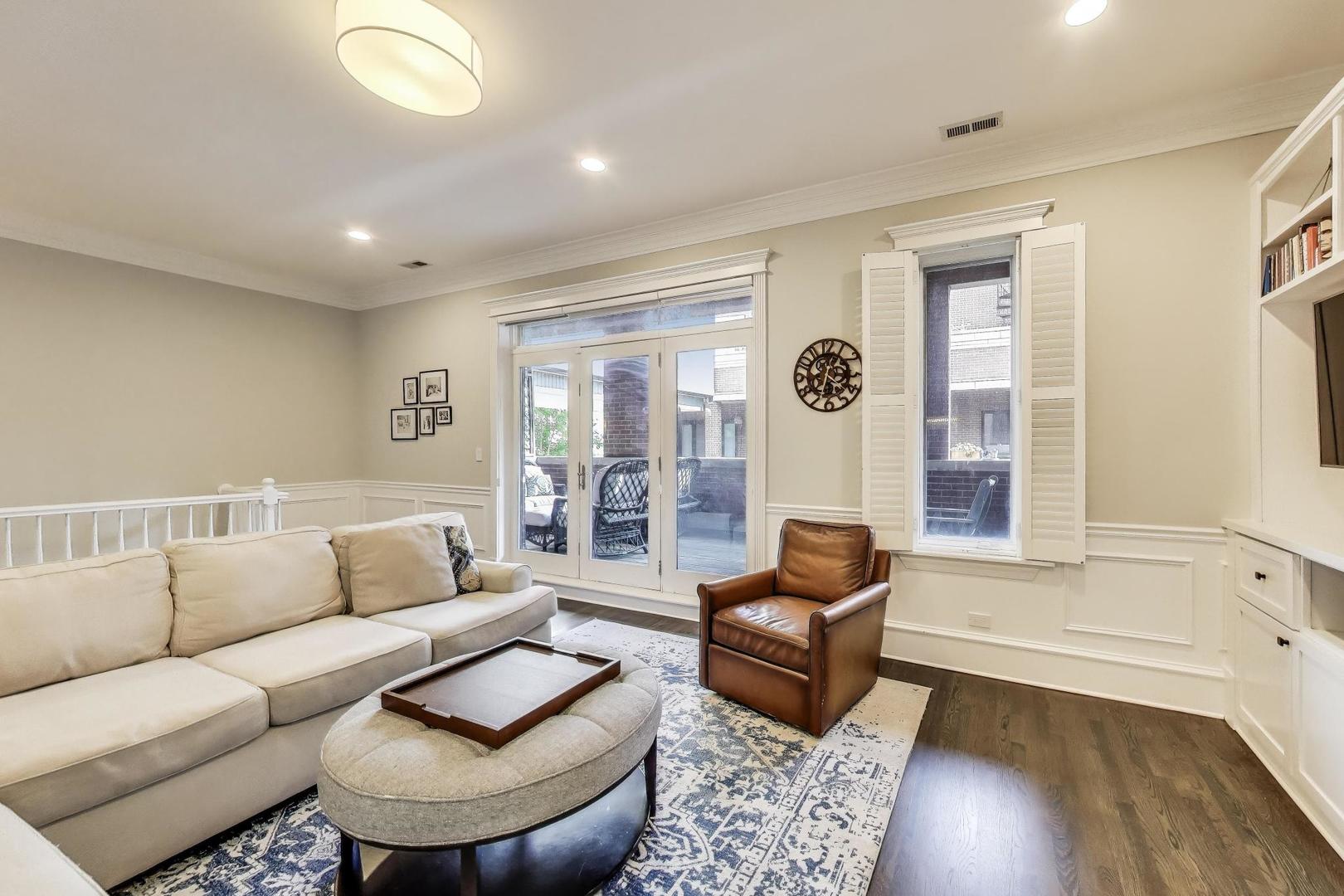 1910 W Addison Street F