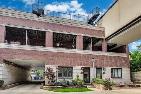 Photo of 1910 W Addison Street #F, Chicago, IL 60613 (MLS # 12607425)