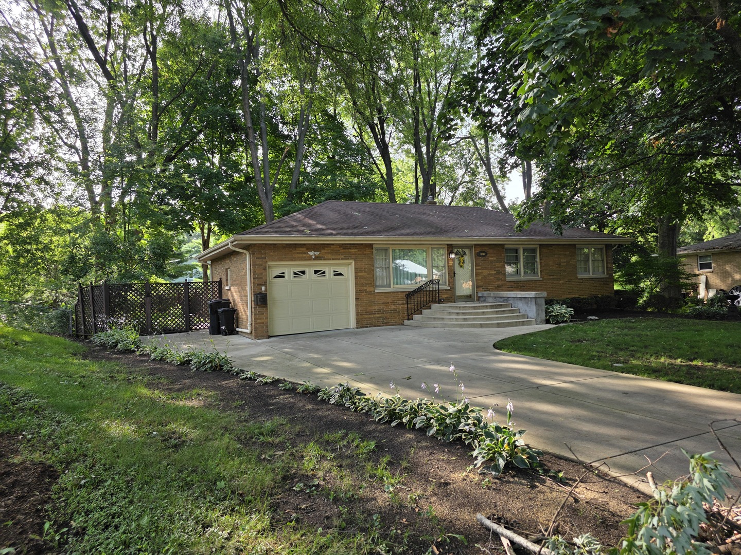 1206 Maplewood Drive W