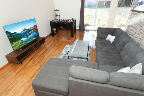 Tiny photo for 275 Wilmette Court #B1, Schaumburg, IL 60193 (MLS # 12546825)