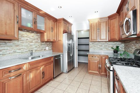 Tiny photo for 275 Wilmette Court #B1, Schaumburg, IL 60193 (MLS # 12546825)