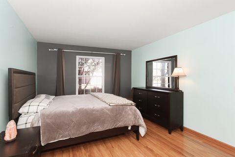 Tiny photo for 275 Wilmette Court #B1, Schaumburg, IL 60193 (MLS # 12546825)